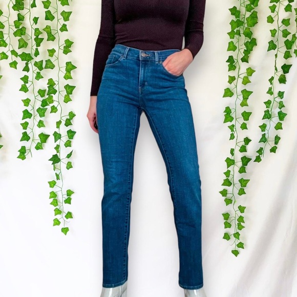 Levi’s dark wash high waisted bootcut flare jeans - Picture 4 of 4